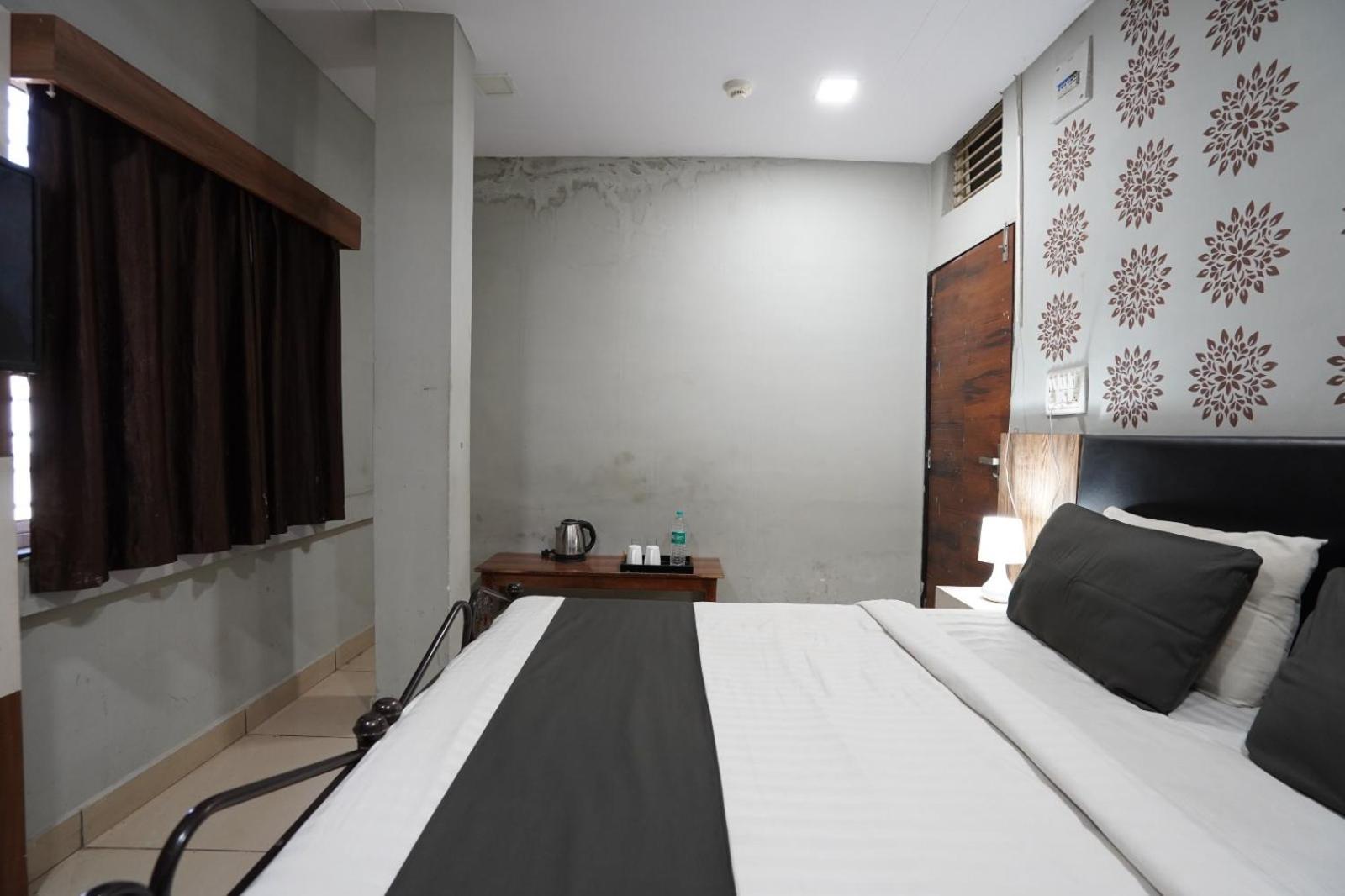 Hotel Sai Inn, Ahmedabad Airport Exterior foto
